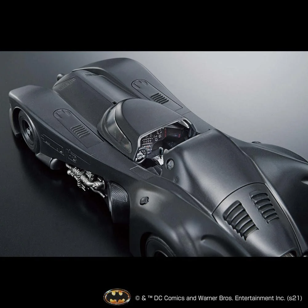DC 1/35 Scale Model Kit Batmobile (Batman Ver.) - Image 9