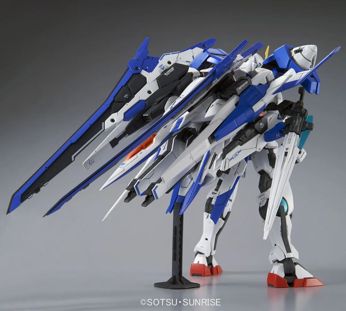 Gunpla MG 1/100 OO XN Raiser Gundam - Image 6
